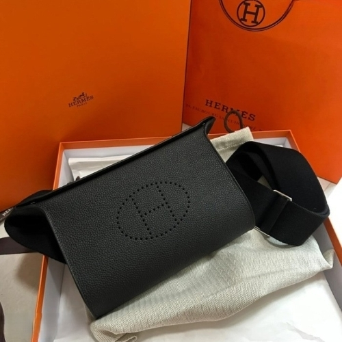 カジュアルな服装も上品に♪HERMES ヴィドポッシュ ブラック