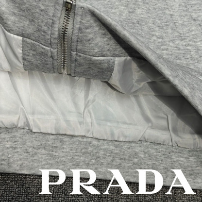 【PRADA】限定数セール！お洒落 RENYLON ボンバー 