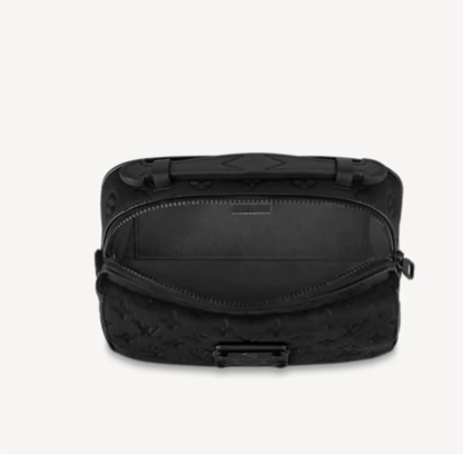 新作 LOUIS VUITTON 直営店 メッセンジャー モノグラム 黒 M58489