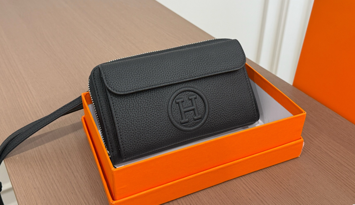 クールな漢を極める逸品♪[HERMES]ヴィドポッシュ ブラック