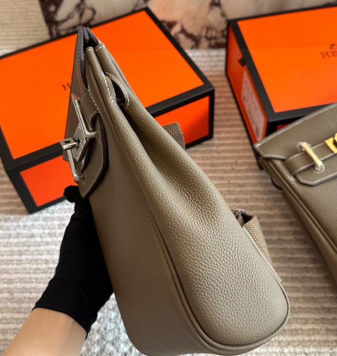 【入手困難◆高級レザー♪】HERMES Hac a Dos アッカド バッグ