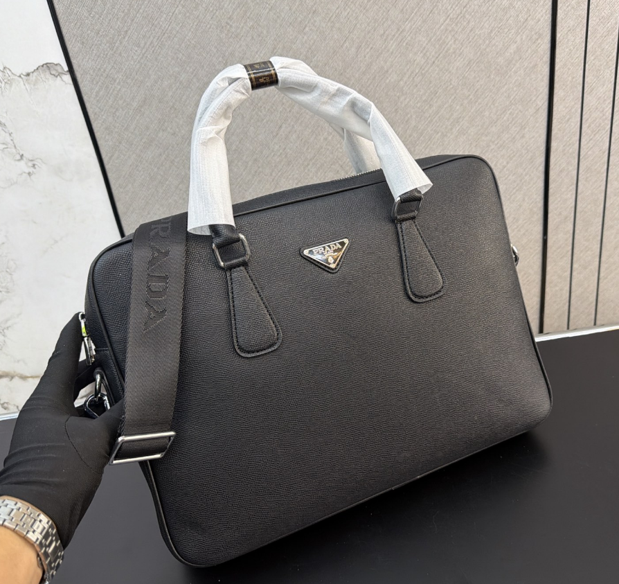 【Prada】サフィアノレザー　ブリーフケース　2wayショルダー