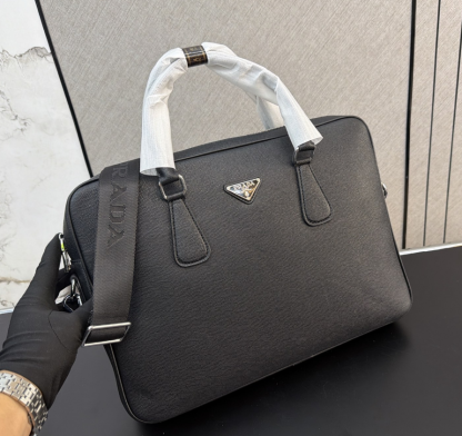 【Prada】サフィアノレザー　ブリーフケース　2wayショルダー