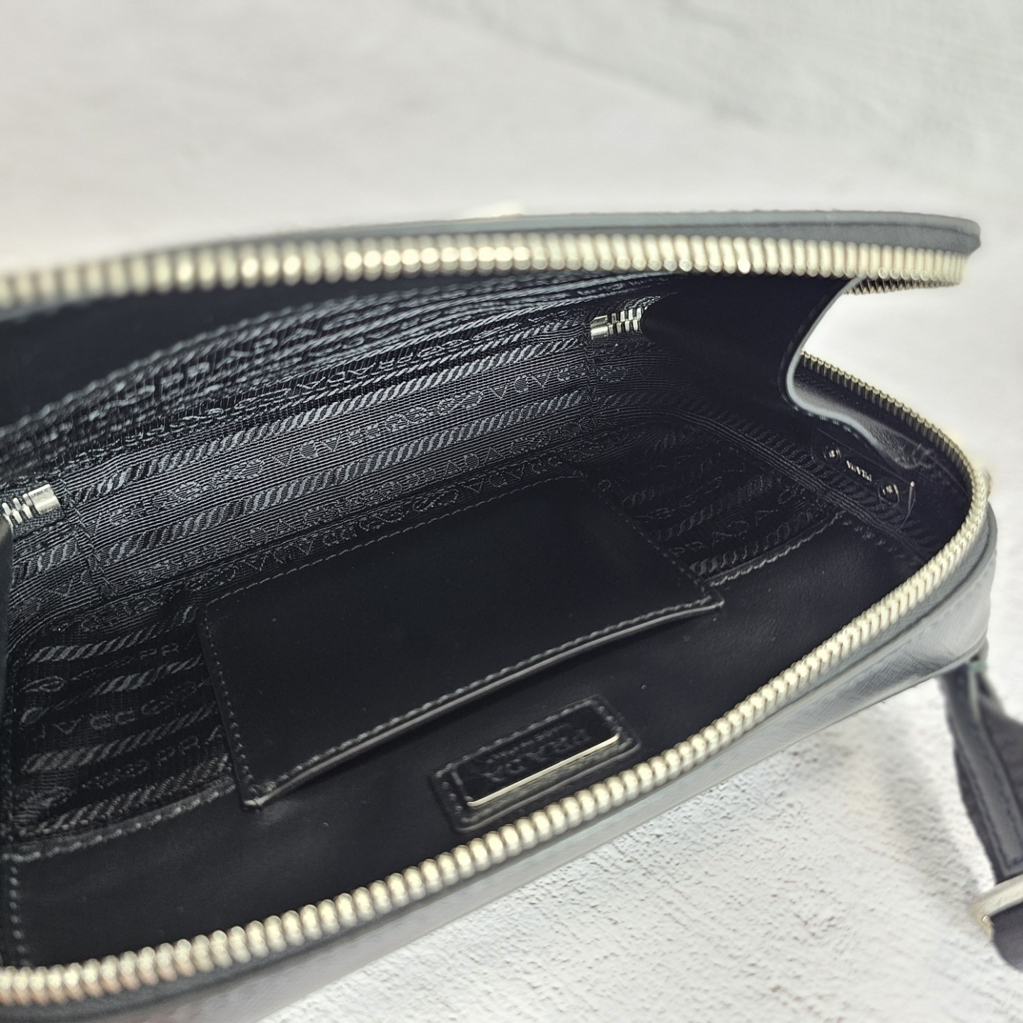 ★送料・関税込★PRADA★ブリック サフィアーノ レザー バッグ★