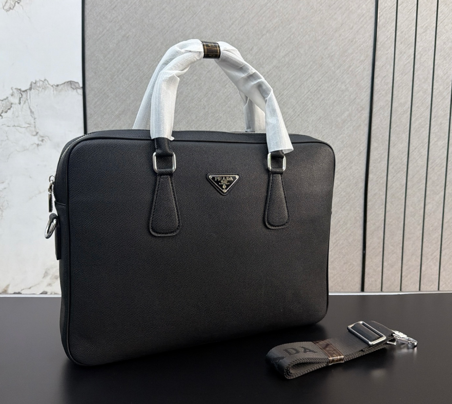 【Prada】サフィアノレザー　ブリーフケース　2wayショルダー