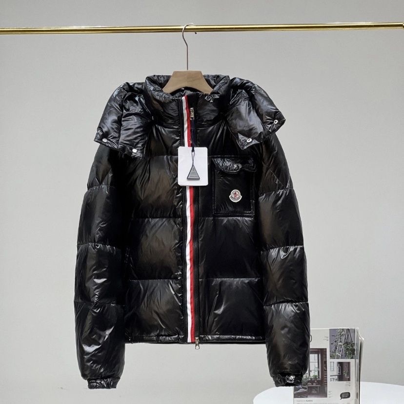 【公式認定ストア】MONCLERモンクレール 定番ダウンコート 限定発売中！多くの著名人やセレブに愛用されています! 爆買い！即完売必至 MONTBELIARD「三色ストライプジッパー」(さんしょくストライプジッパー)