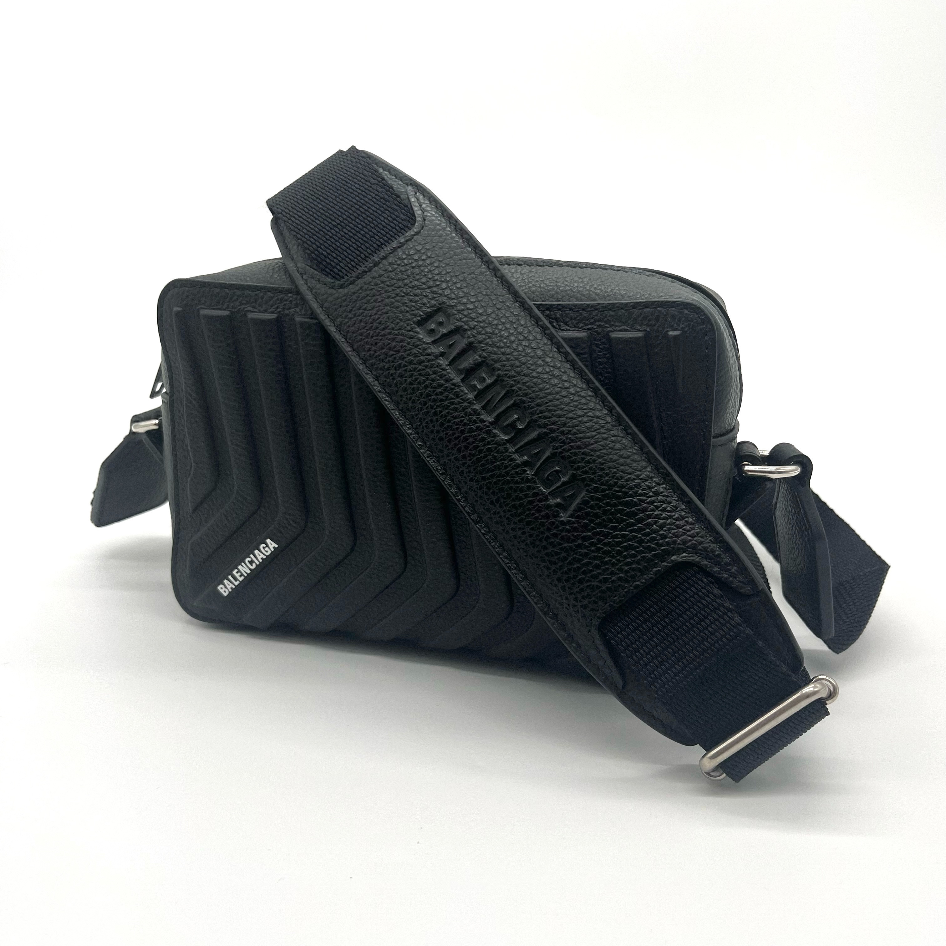 国内即発★BALENCIAGA CAR カメラバッグ BLACK