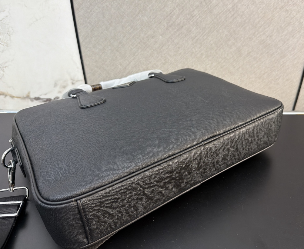 【Prada】サフィアノレザー　ブリーフケース　2wayショルダー