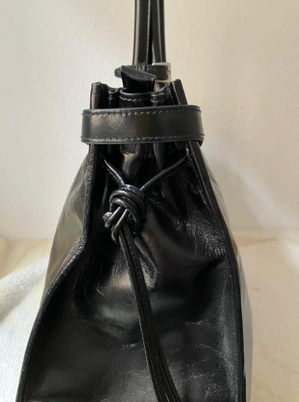 PRADA 「プラダ ボニー」レザーショッピングバッグ