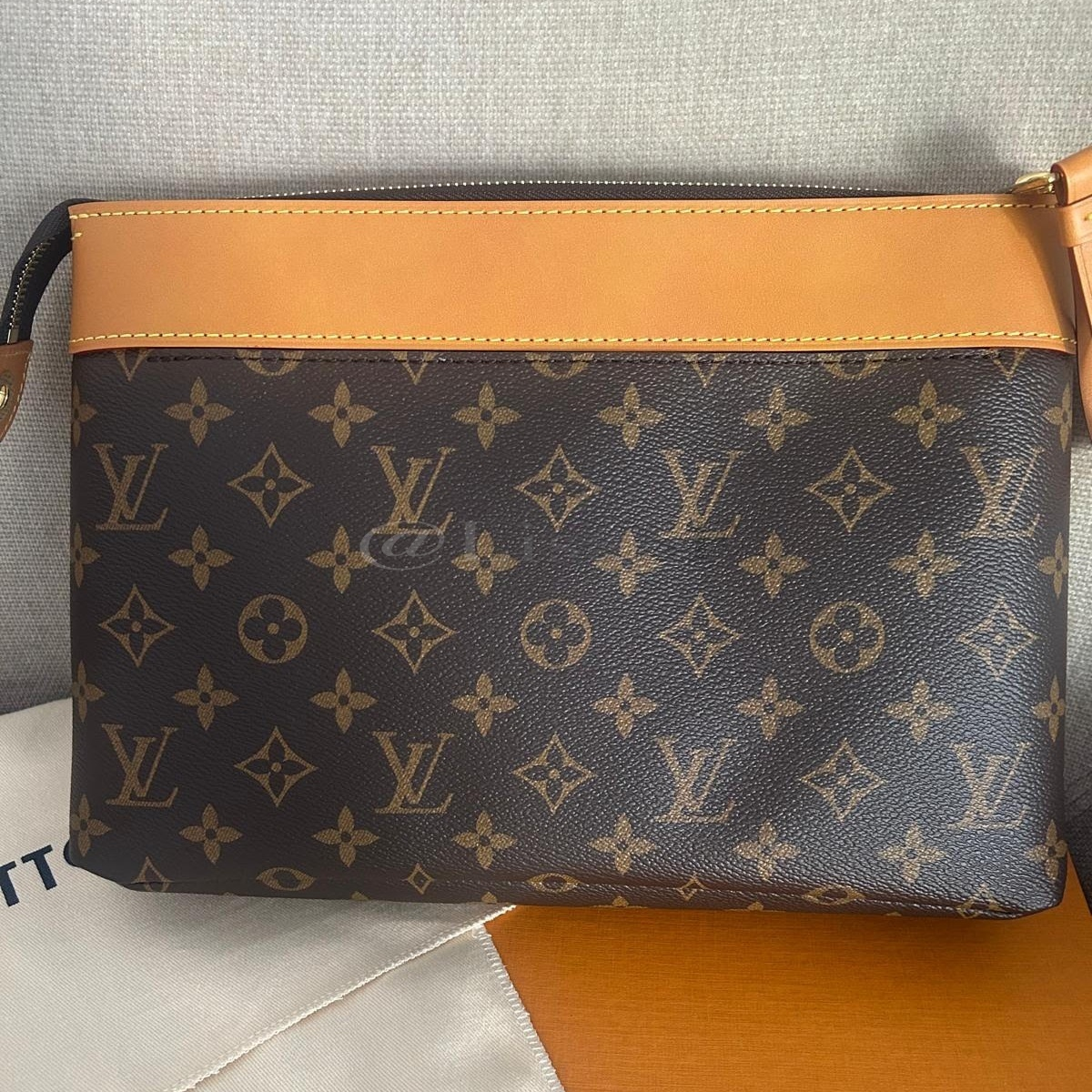 国内未入荷【直営店SALE】LV ポシェット ヴォワヤージュスープル