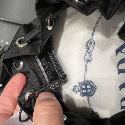 【セール】PRADA プラダ ナイロン 巾着バッグ 1NA369