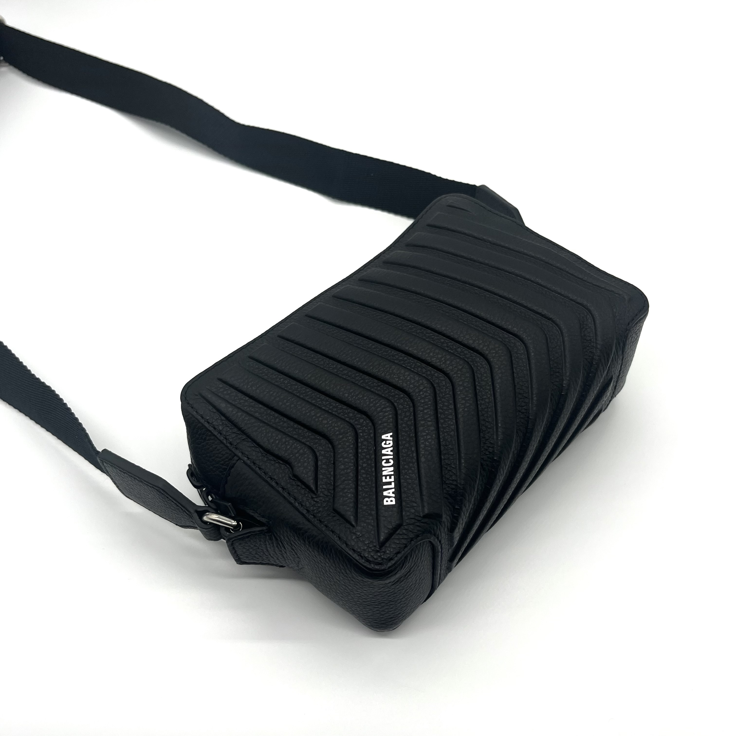 国内即発★BALENCIAGA CAR カメラバッグ BLACK