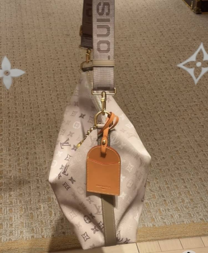 【上品なサンドベージュ】LOUIS VUITTON★Vagabond★バッグ