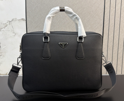 【Prada】サフィアノレザー　ブリーフケース　2wayショルダー