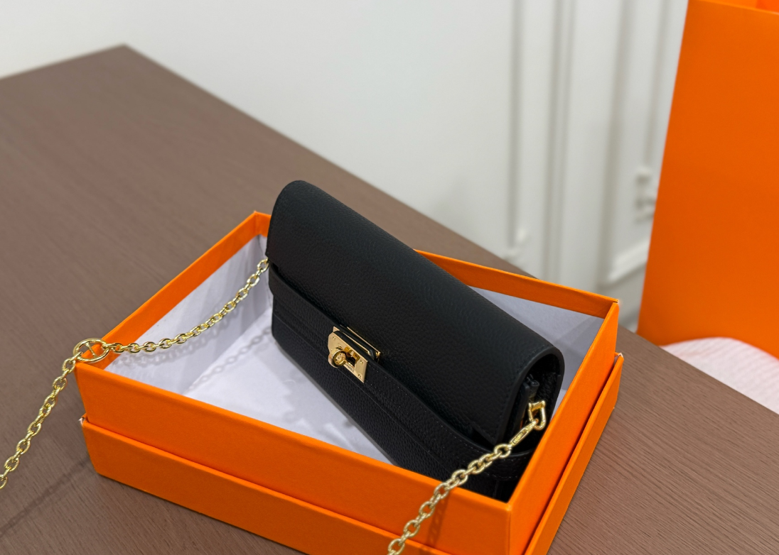  【新品同様 /Noir × Gold金具】HERMES ケリートゥーゴー