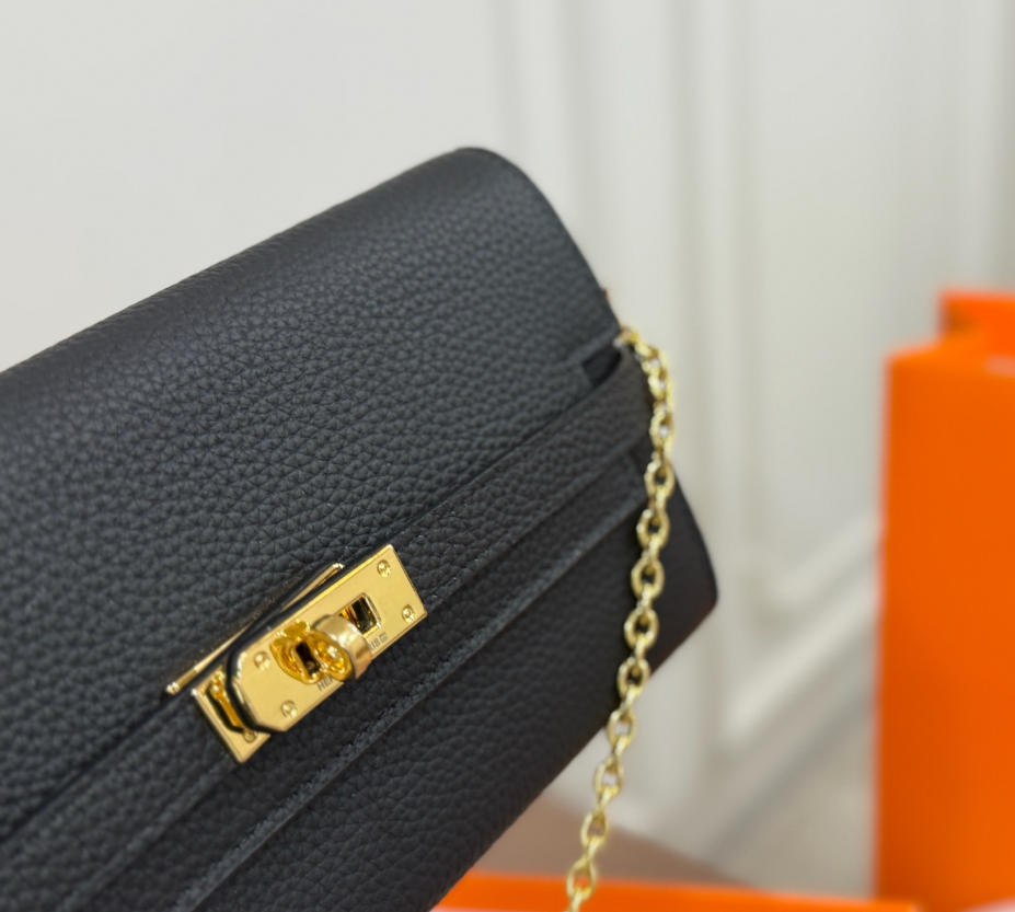  【新品同様 /Noir × Gold金具】HERMES ケリートゥーゴー