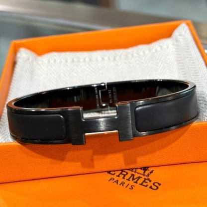 【男女兼用◆上品な質感♪】HERMES クリックHHブレスレット
