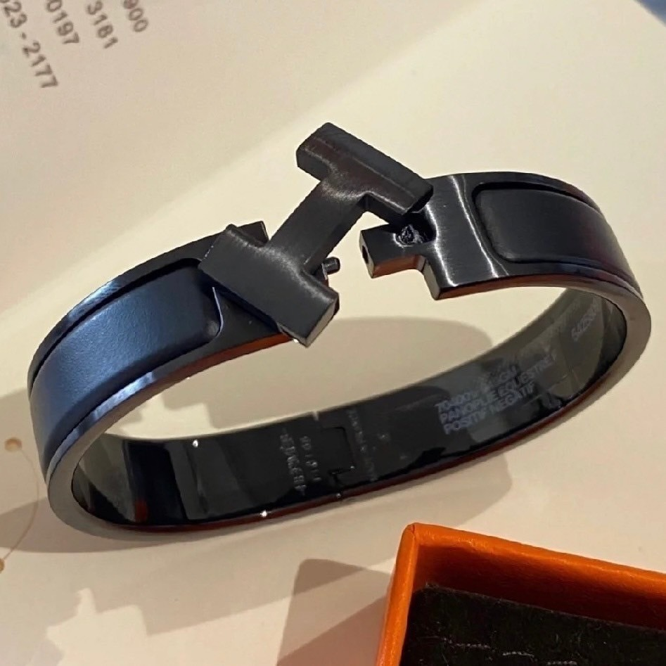 【男女兼用◆上品な質感♪】HERMES クリックHHブレスレット