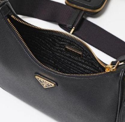 ★関税込★PRADA★Re-Edition 2005 サフィアーノレザー バッグ★
