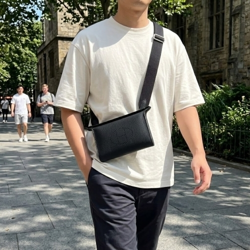 カジュアルな服装も上品に♪HERMES ヴィドポッシュ ブラック