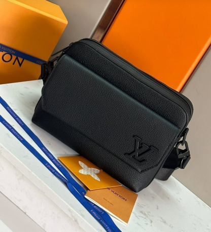 【クールで男らしい】LOUIS VUITTON★ショルダーバック