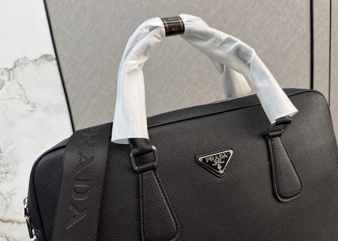 【Prada】サフィアノレザー　ブリーフケース　2wayショルダー