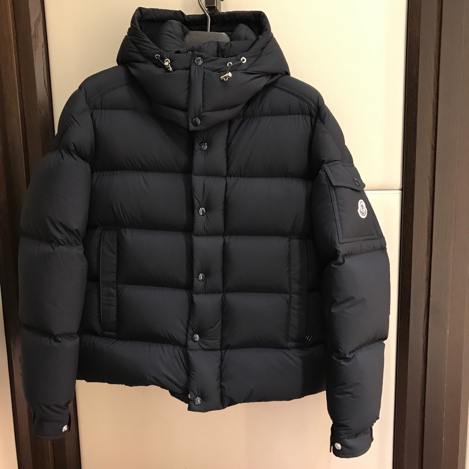 パリ直営店買付！【MONCLER】VEZERE ショートダウン