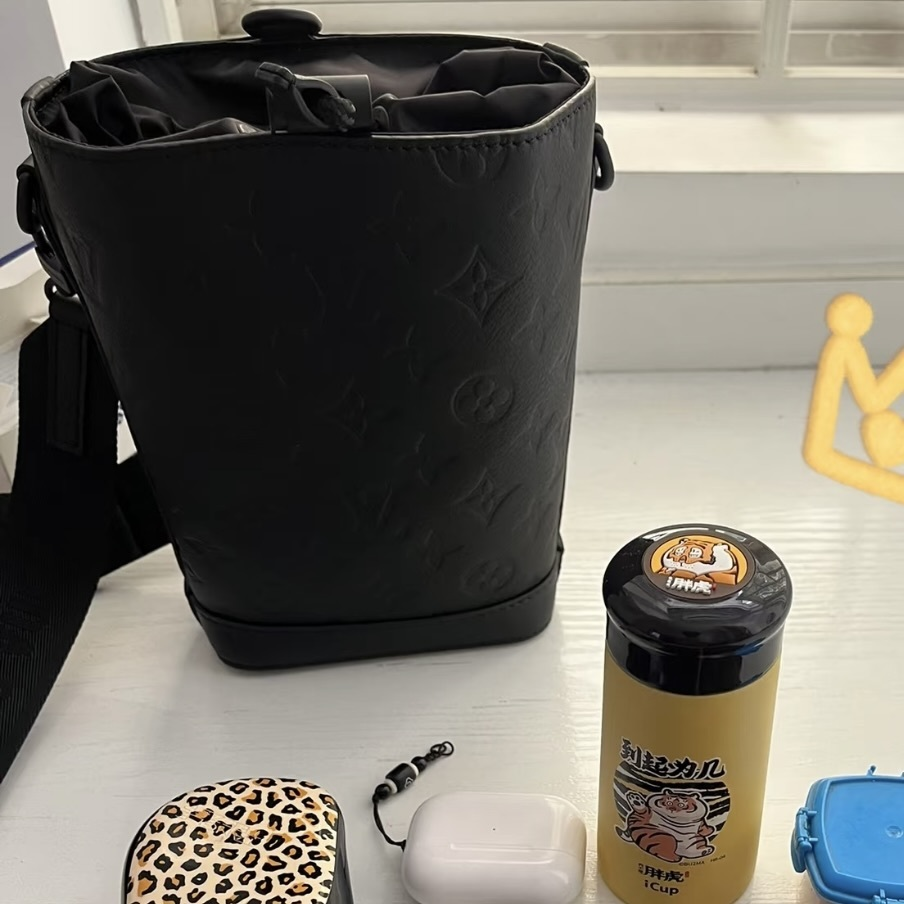 ◆コンパクト【 Louis Vuitton 】ノエ・スリング