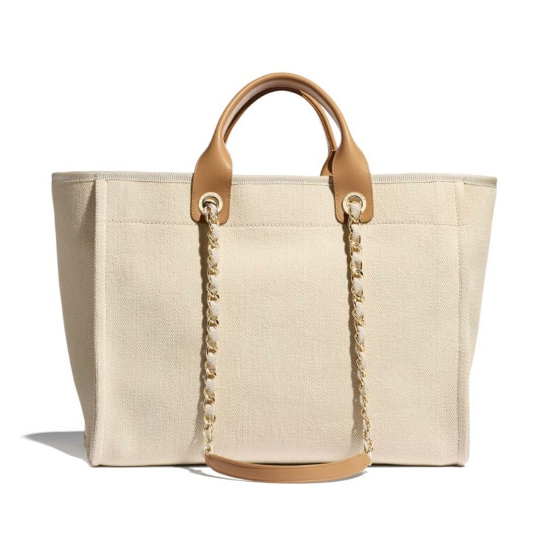 【Chanel】（シャネル）パールがとても上品♪大荷物さんの強い味方男女兼用