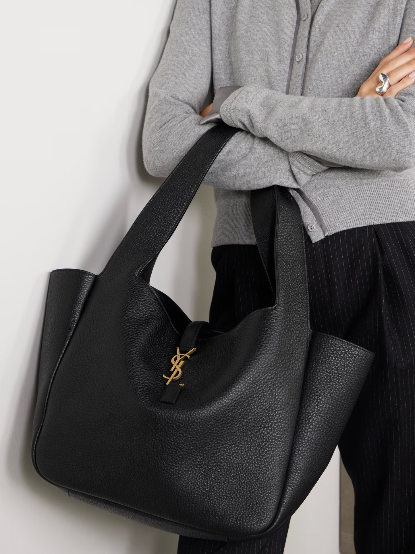【Saint Laurent】 雑誌掲載！富岡佳子さん愛用の新作バッグが登場！LE 5 À 7 BEA（ソフトディアスキン）