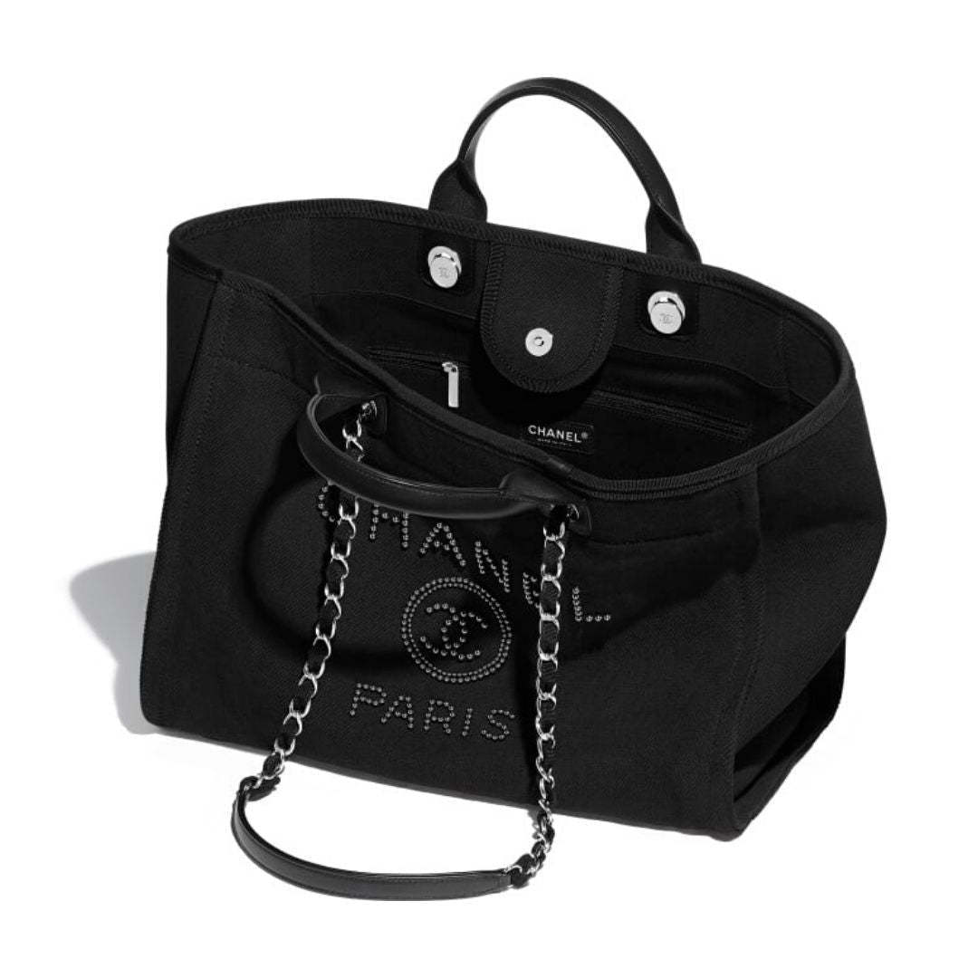 【Chanel】（シャネル）パールがとても上品♪大荷物さんの強い味方男女兼用