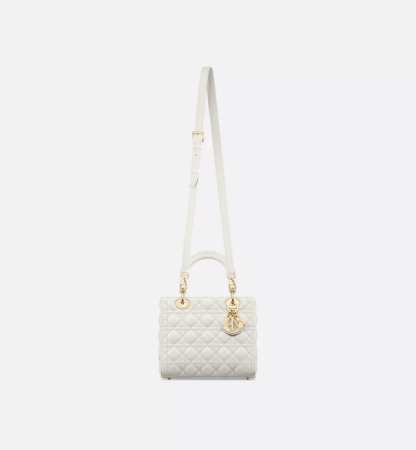 【DIOR】大注目✨世界的セレプも夢中になるLADY DIOR ミディアムバッグが登場💖