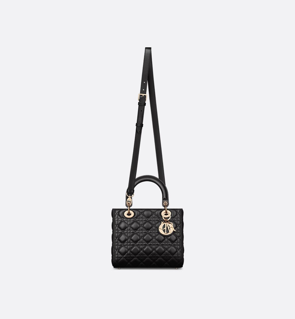 【DIOR】大注目✨世界的セレプも夢中になるLADY DIOR ミディアムバッグが登場💖