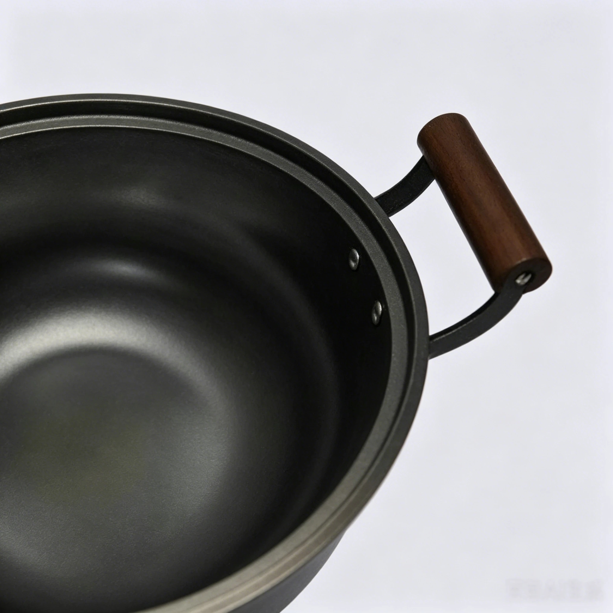 Cast Iron Grand Feast Stew Pot
