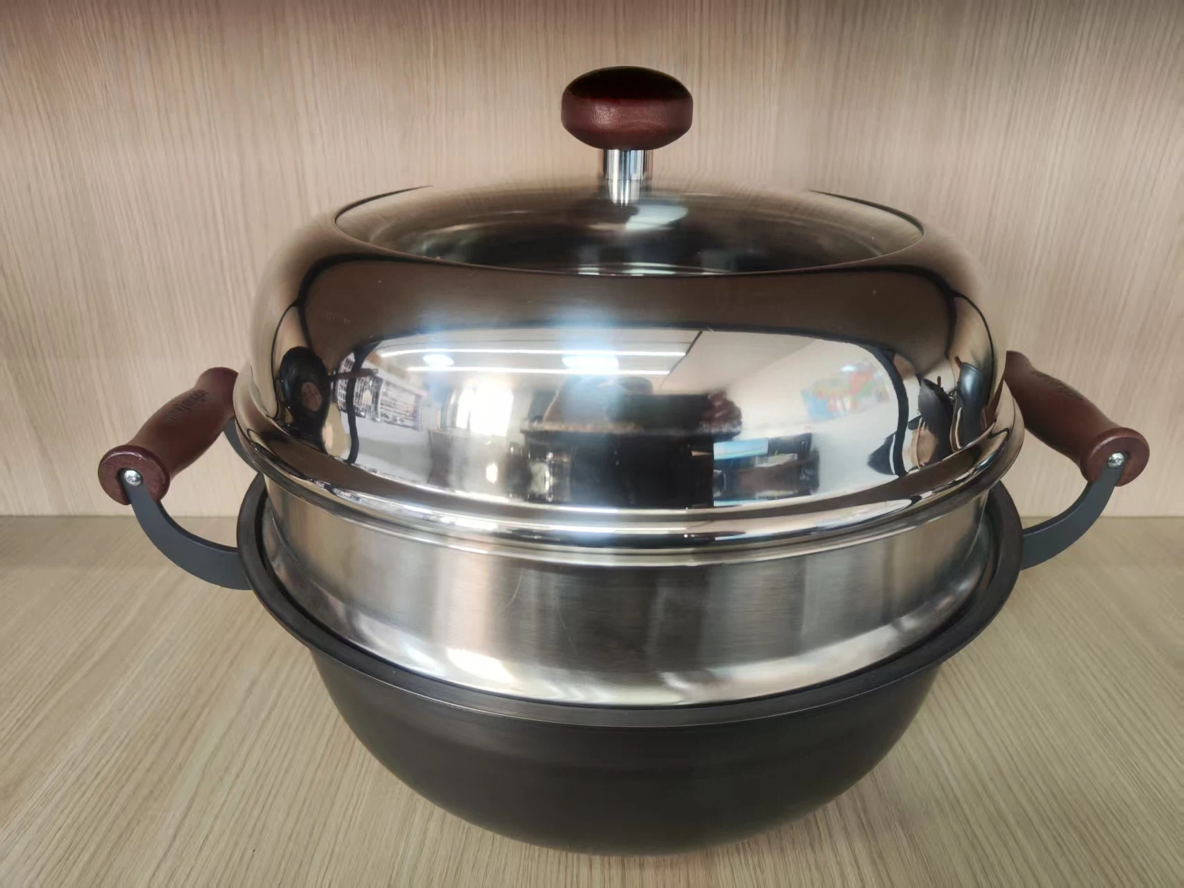 "Grand Feast" Stew Pot (Gift Box): Includes Steamer Insert/Tray