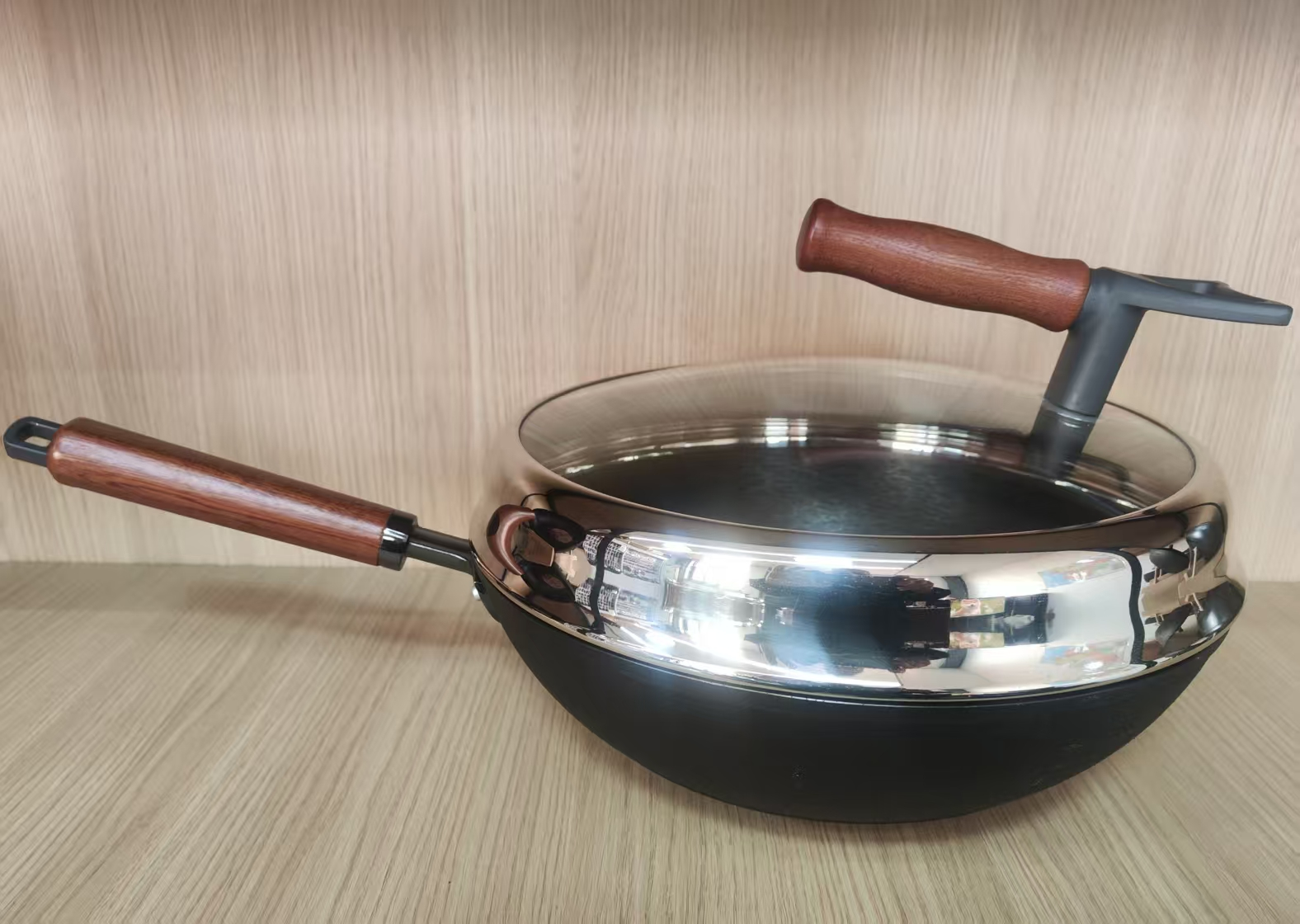 Titanium-cast iron series available