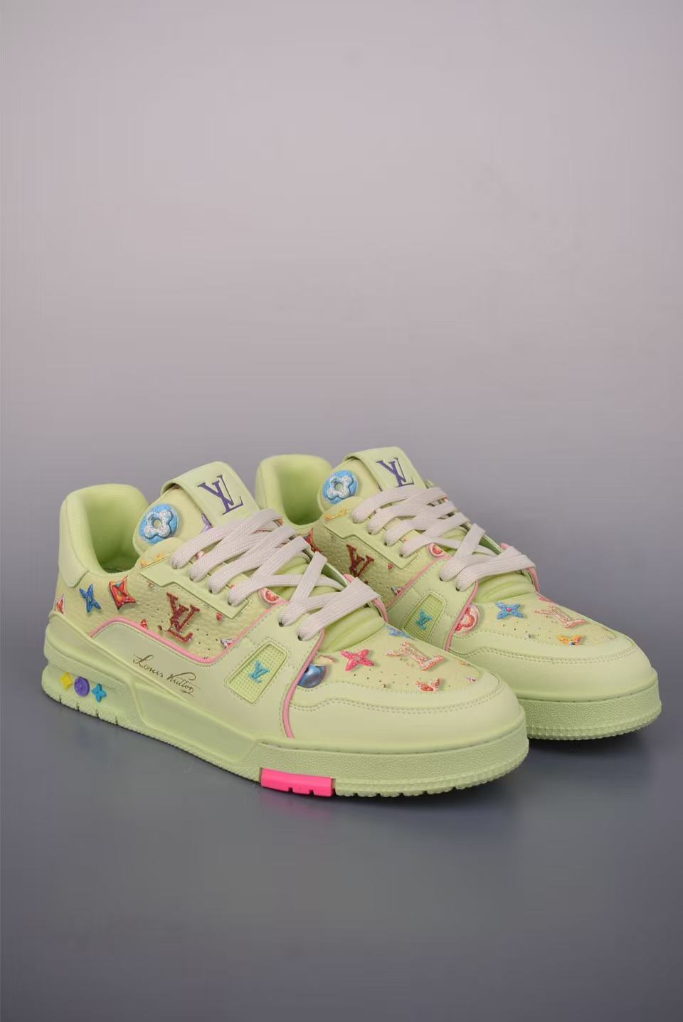 Men Retro Colorful Embroidery Casual Sneakers, Grain Leather Upper, Thick Cushioned Sole, Light Green Street Shoes