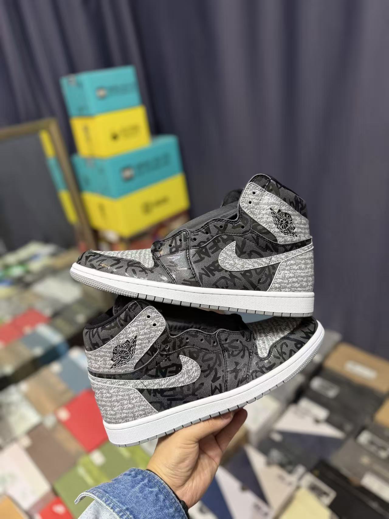 Men High‑Top Graffiti Print Sneakers, Black‑Grey Patterned Leather Upper, White Midsole Street Fashion Basketball Shoes