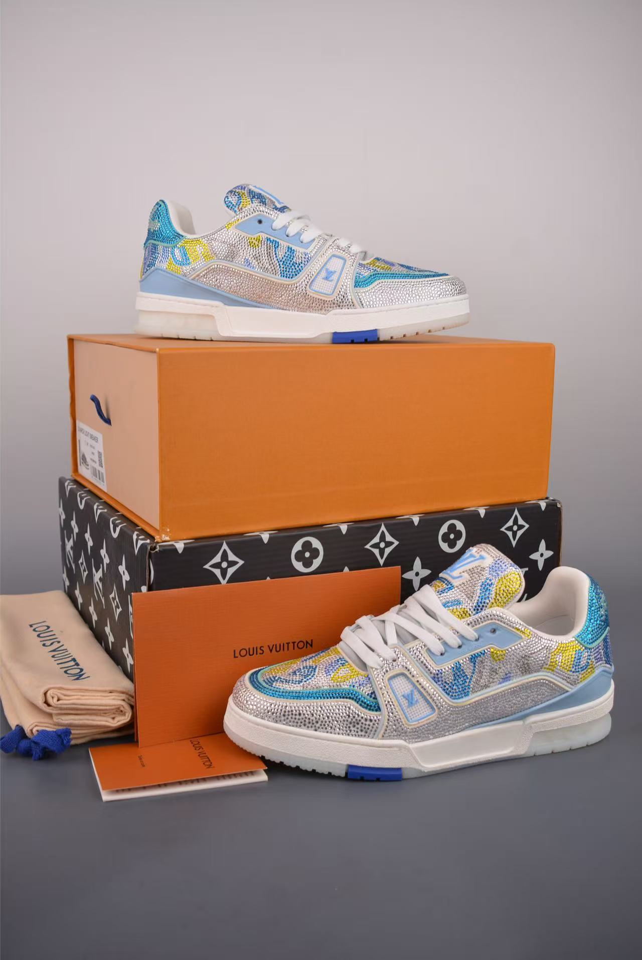 Men Retro Rhinestone‑Encrusted Casual Sneakers, Multicolor Inlay Design, Thick Cushioned Sole, Street Fashion Shoes