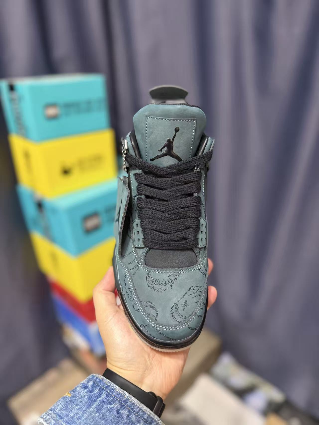 Men Low‑Top Suede Basketball Sneakers, Dark Teal Full‑Body Embroidery Pattern, Translucent Outsole Street Fashion Shoes