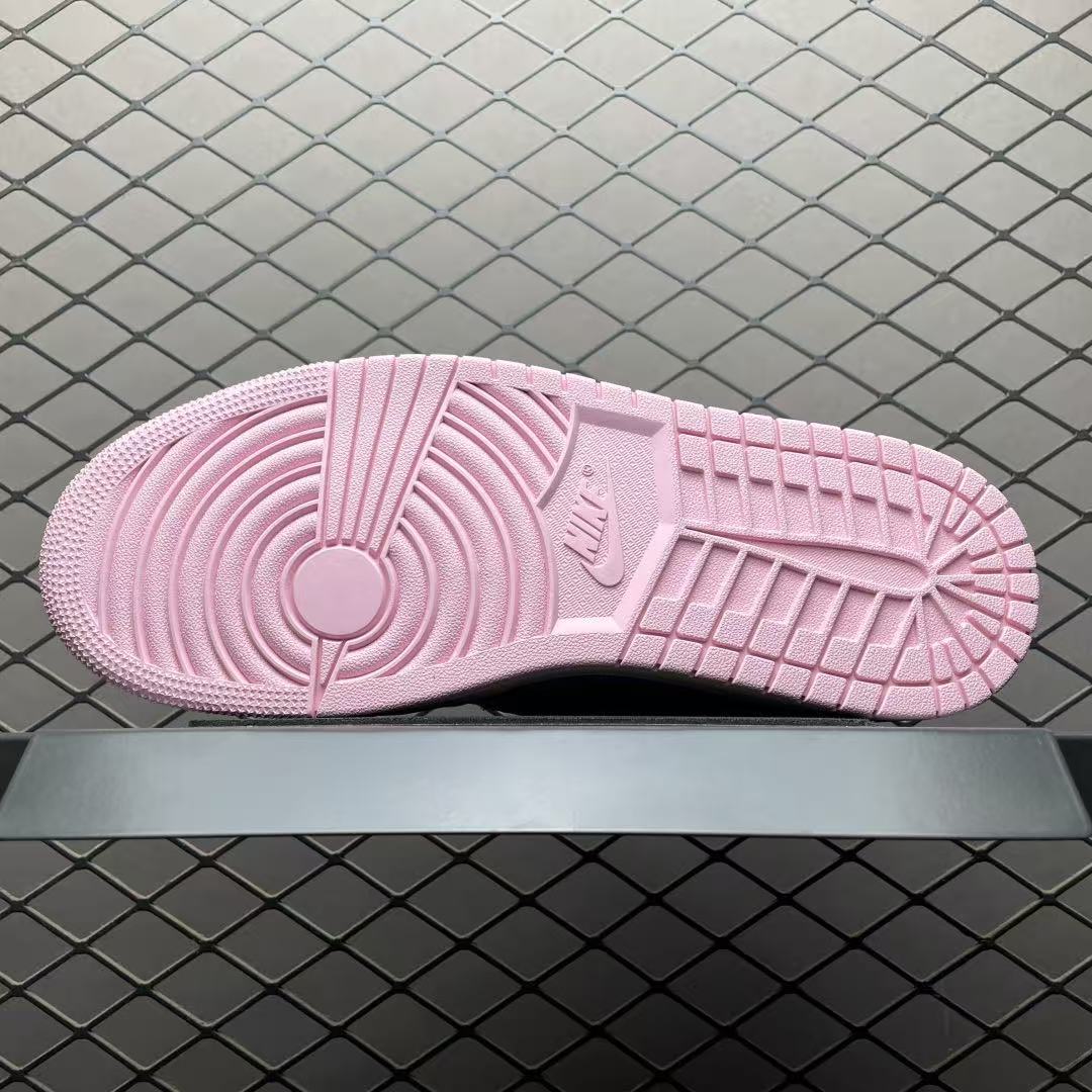 Men Low‑Top Retro Casual Sneakers, White‑Dusty Pink Leather Upper, Vintage Cream Midsole Pink Outsole Street Fashion Shoes