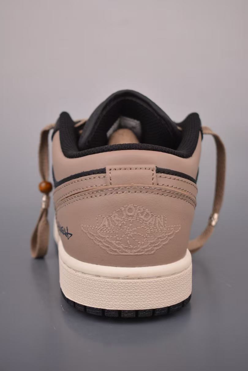 Men Low‑Top Retro Casual Sneakers, Black‑Khaki Leather Upper, Thick Khaki Laces, Vintage Cream Midsole Street Shoes