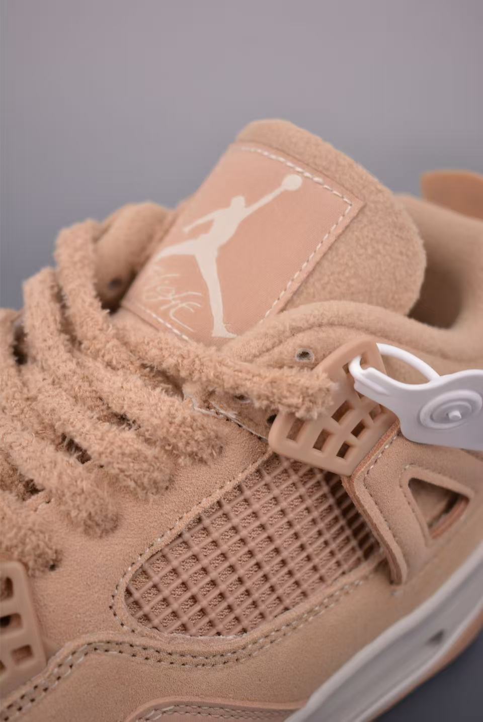 Men Low‑Top Suede Basketball Sneakers, Warm Apricot Monochrome Upper, Thick Fuzzy Laces, Off‑White Midsole Street Casual Shoes