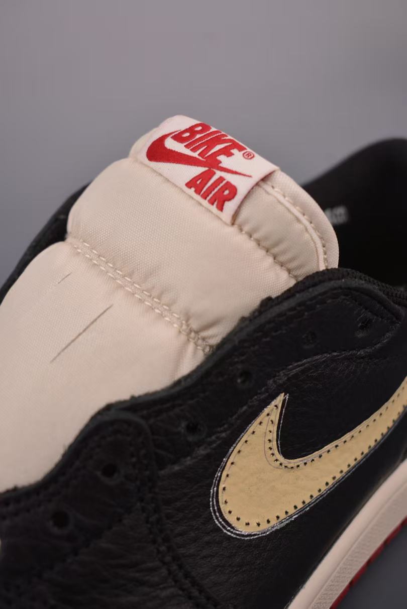 Men Low‑Top Retro Casual Sneakers, Black Leather Upper, Cream‑Yellow Accent, Vintage Cream Midsole Red Outsole Street Shoes