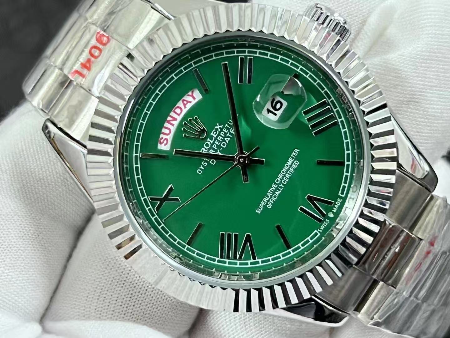 Men Luxury Gold Tone Wrist Watch, Green Dial, Day & Date Display, Fluted Bezel, Metal Bracelet