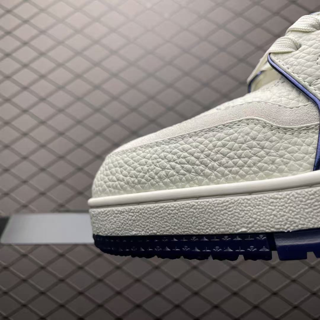 Men Retro Casual Sneakers, Grain Leather Upper, White‑Dark‑Blue Colorway, Thick Cushioned Sole Street Shoes
