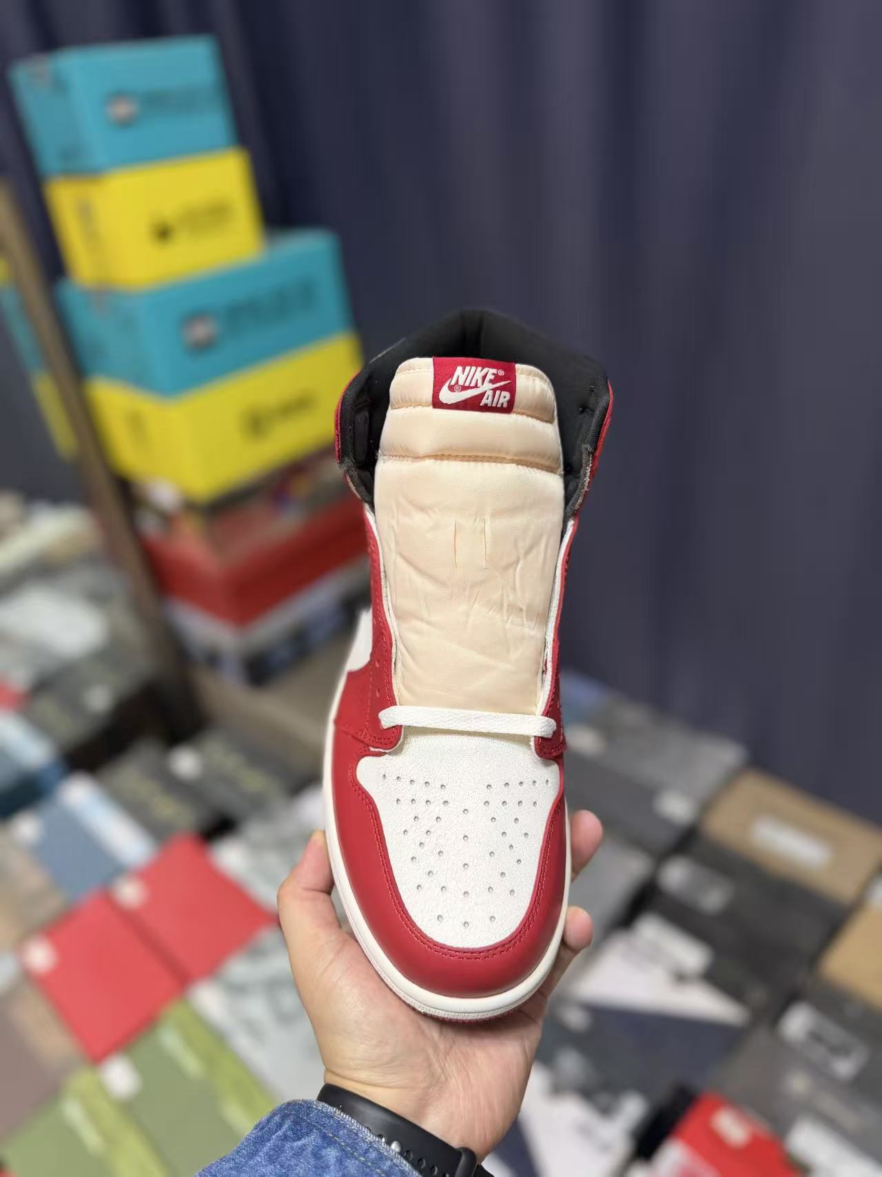 Men Vintage High‑Top Basketball Sneakers, Red‑White Leather Upper, Black Side Embellishment, Retro Off‑White Midsole Street Shoes