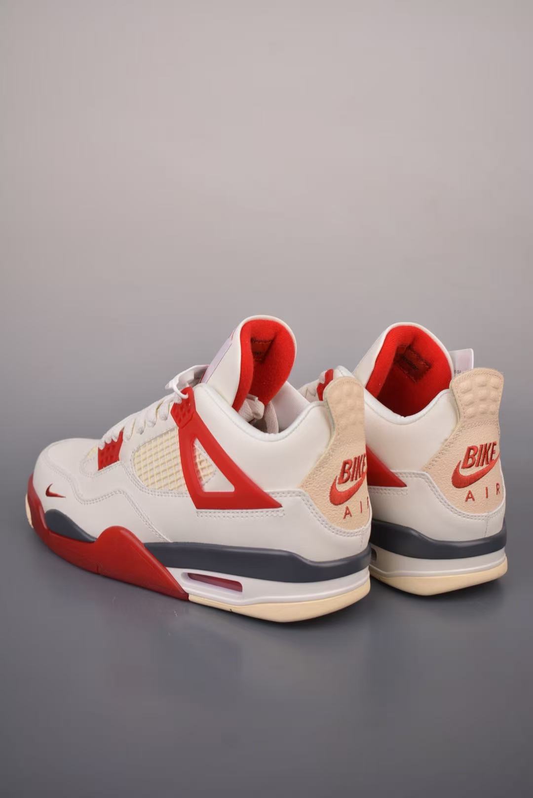 Men Low‑Top Retro Basketball Sneakers, Cream‑White Red Leather Upper, Mesh Panel Detail, Vintage Rubber Outsole Street Casual Shoes