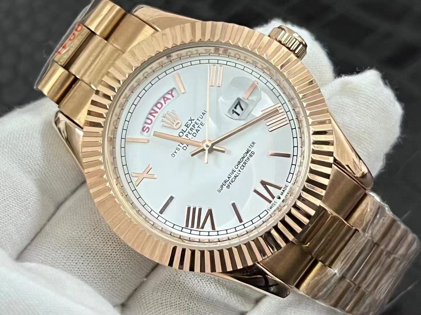 Men Luxury Gold Tone Wrist Watch, Green Dial, Day & Date Display, Fluted Bezel, Metal Bracelet