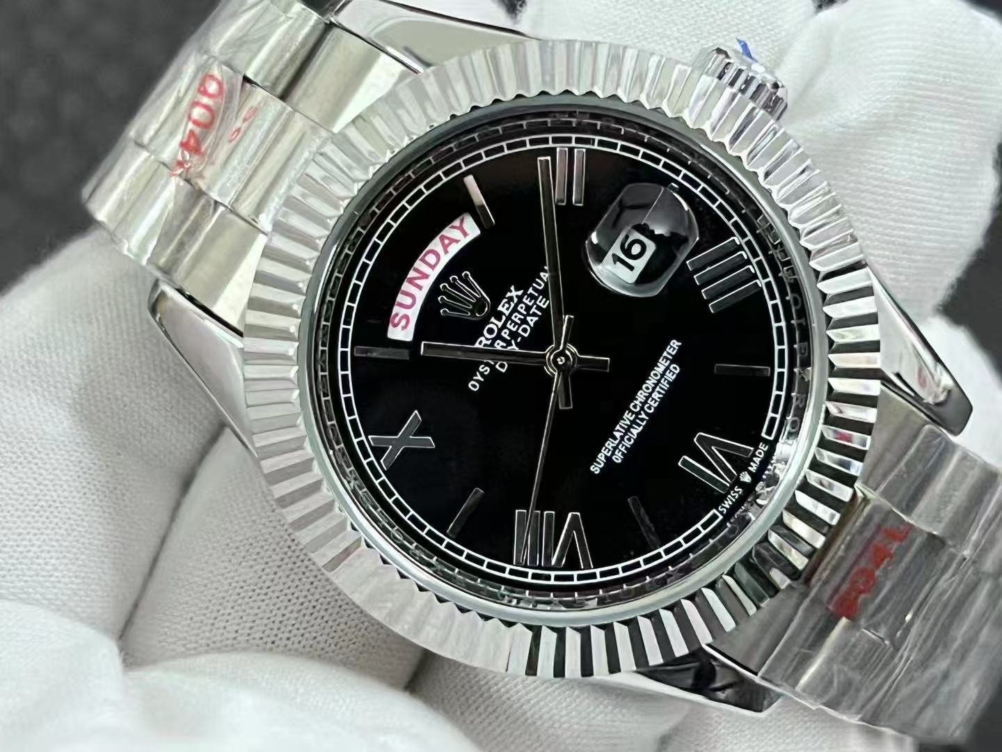 Men Luxury Gold Tone Wrist Watch, Green Dial, Day & Date Display, Fluted Bezel, Metal Bracelet